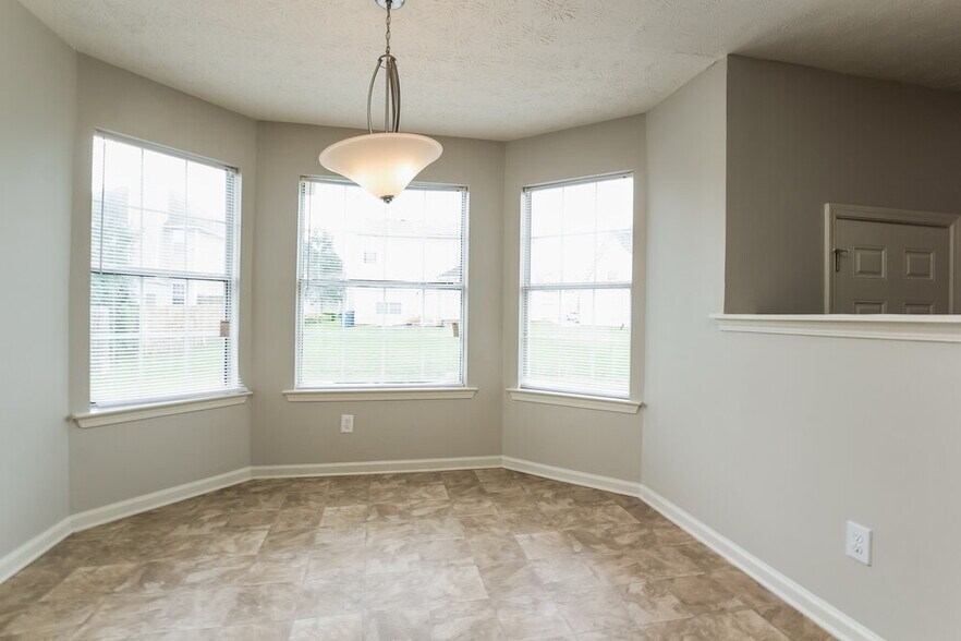 Building Photo - 650 Compton Ln