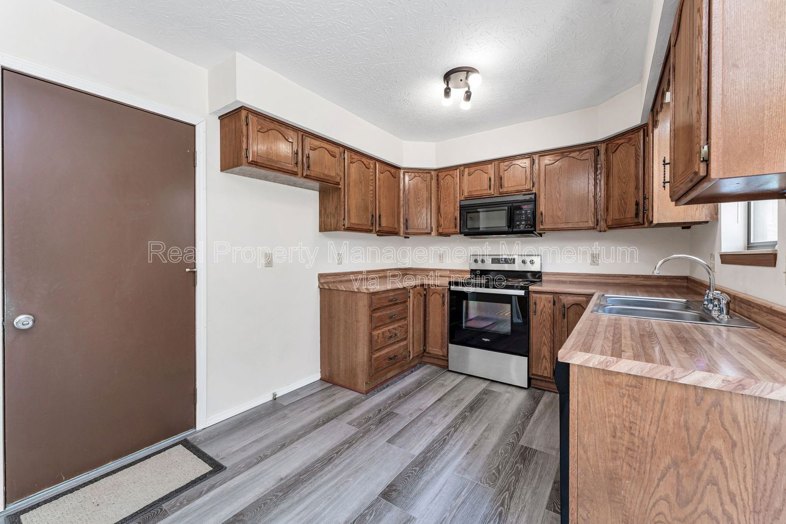 Building Photo - 2240 S Kansas Ave