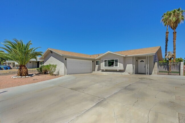 Building Photo - 4382 E Del Santos Dr