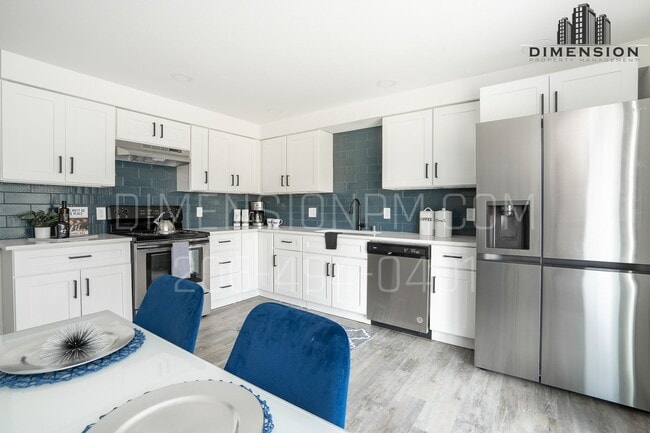 Building Photo - Modern & Updated 2-Bedroom, 1-Bath Duplex ...