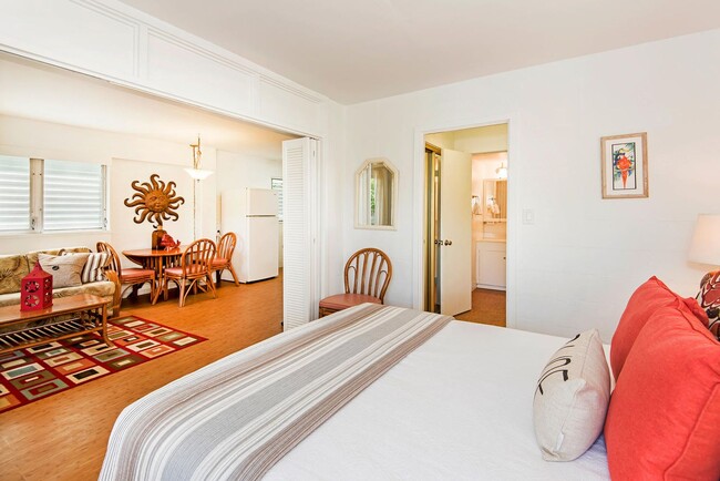 Building Photo - Diamond Head Ambassador #201