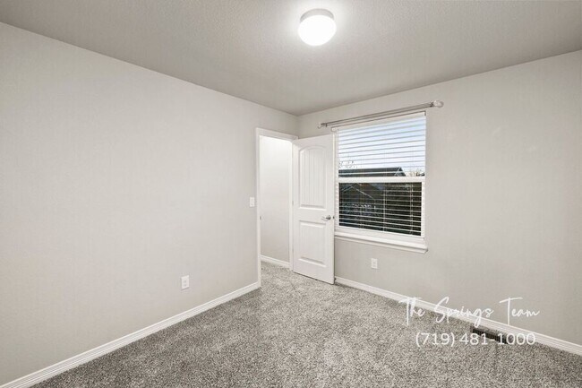 Building Photo - 10957 Matta Dr