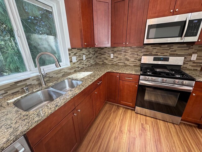 Building Photo - Perez- Sandalwood