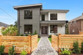 Building Photo - Absolutely Stunning 5br/4404sf Modern Magnolia Luxury