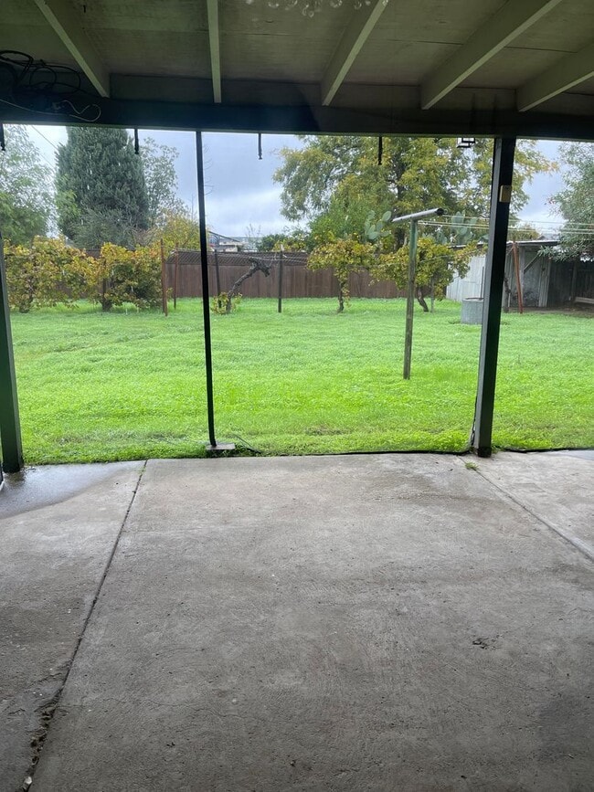 Building Photo - 7126 Louise Ave