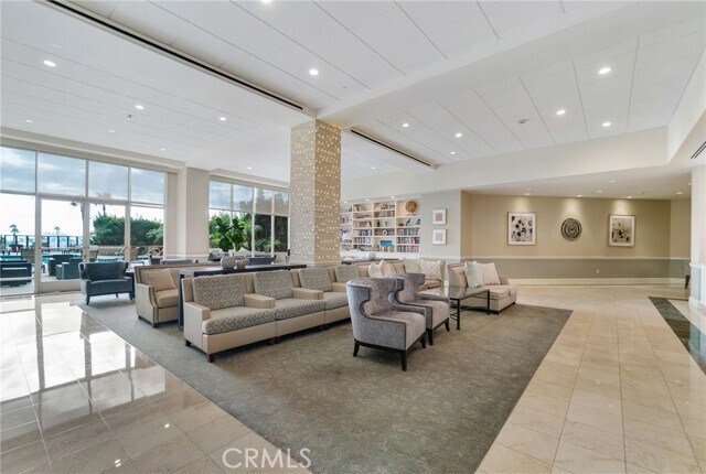 Building Photo - 850 E Ocean Blvd