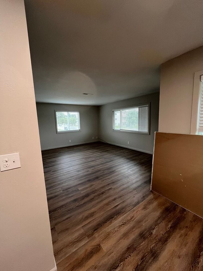 Building Photo - 1404 Toole Ave