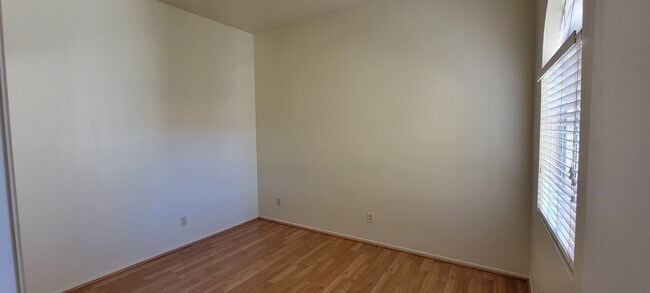 2nd bedroom - 740 Breeze Hill Rd