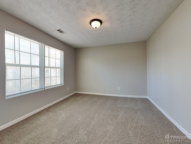 Building Photo - 210 Railside Dr