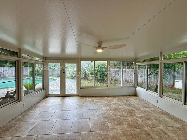 Building Photo - 7007 Holiday Hill Ct