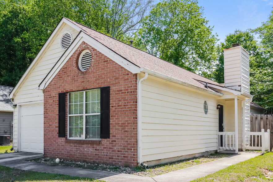Building Photo - 1486 Foxwood Dr