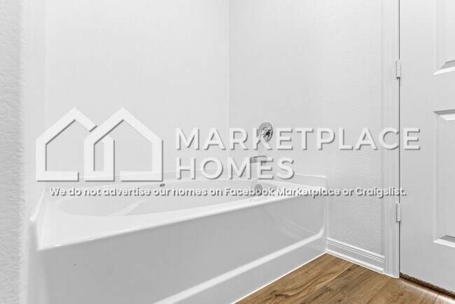 Building Photo - 1139 Amy Dr