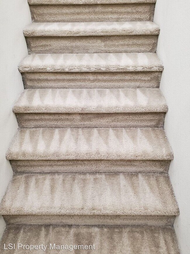 Building Photo - 9050 W Warm Springs Rd