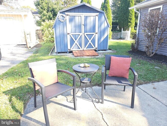 Building Photo - 11 Drexel Ave