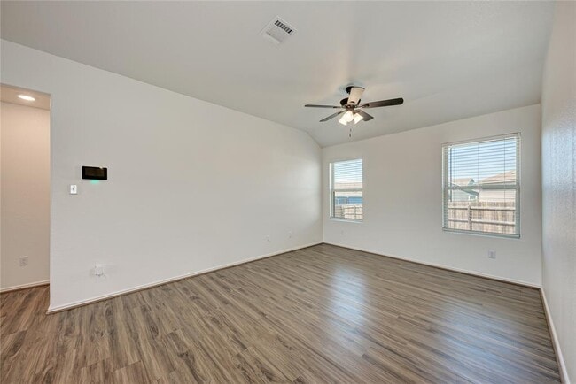 Building Photo - 520 Pandora Cv