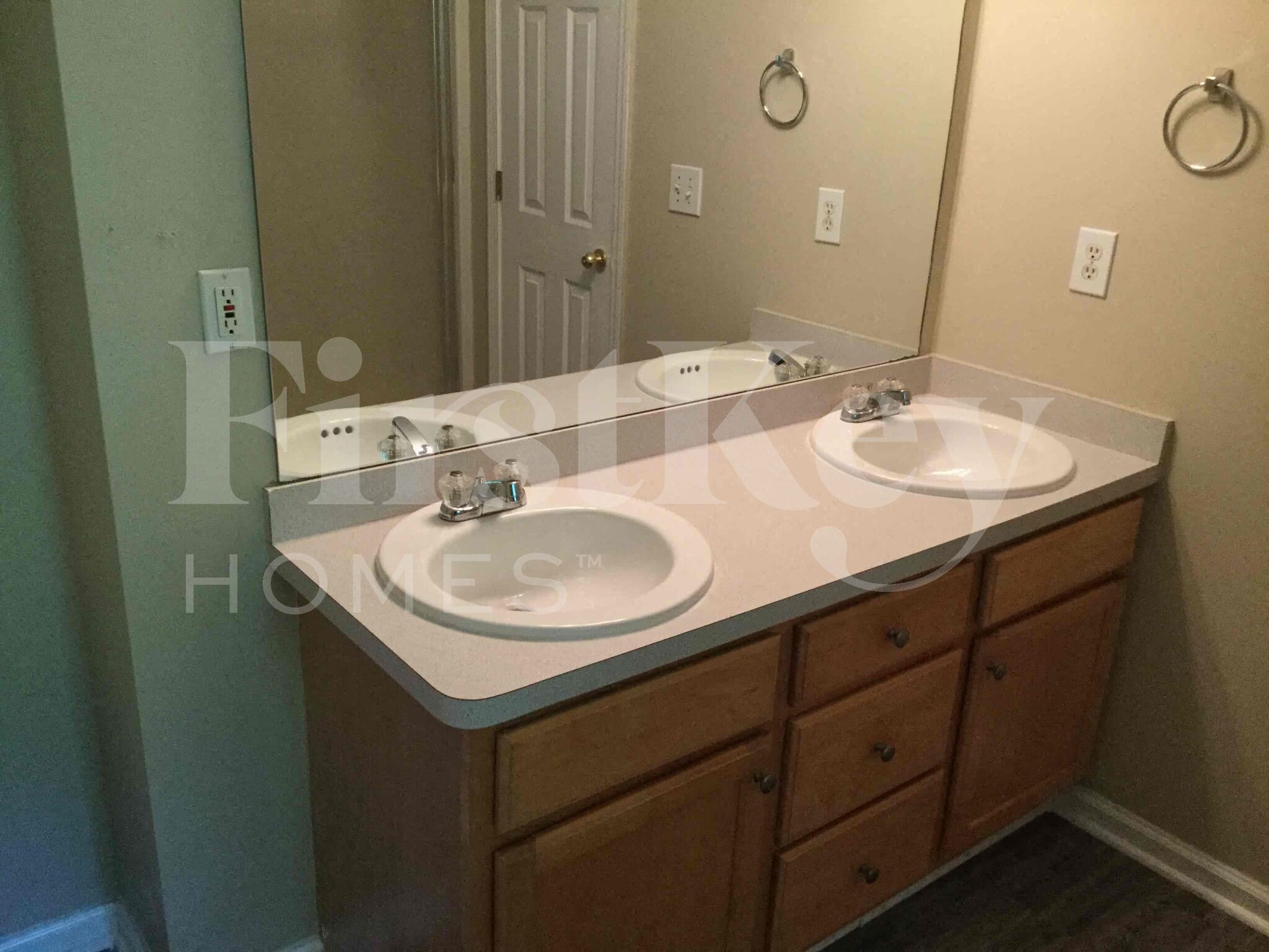 Building Photo - 200 Fairview Chase Rd