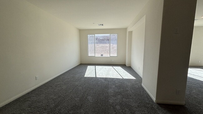 Building Photo - One Story 6-bedroom Home with Attached Casita