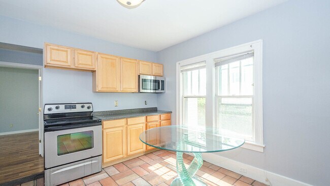 Building Photo - 1441 S State St