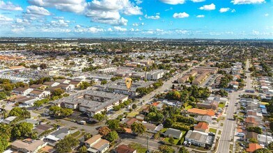 Building Photo - 1225 W 35th St