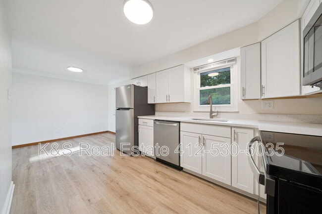 Building Photo - 535 Hickory Dr