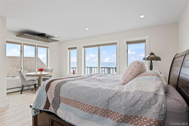 Building Photo - 19 Pine Ln