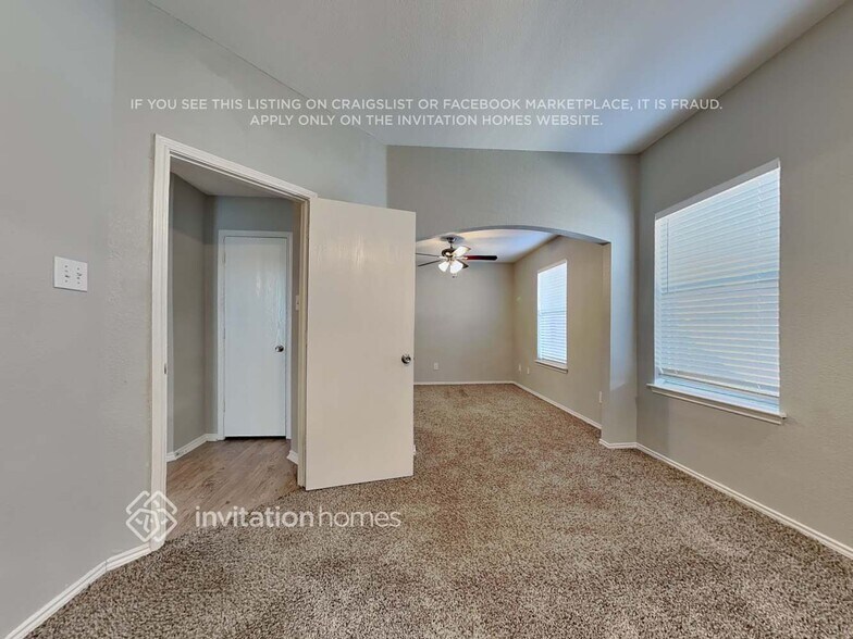 Building Photo - 8820 Chaps Ave