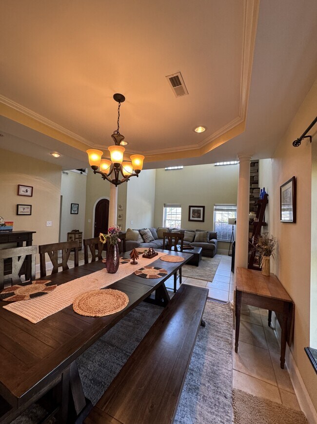 Building Photo - 305 Amalfi Dr