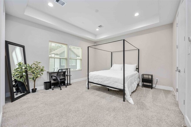 Building Photo - 2611 Huntington Creek Ln