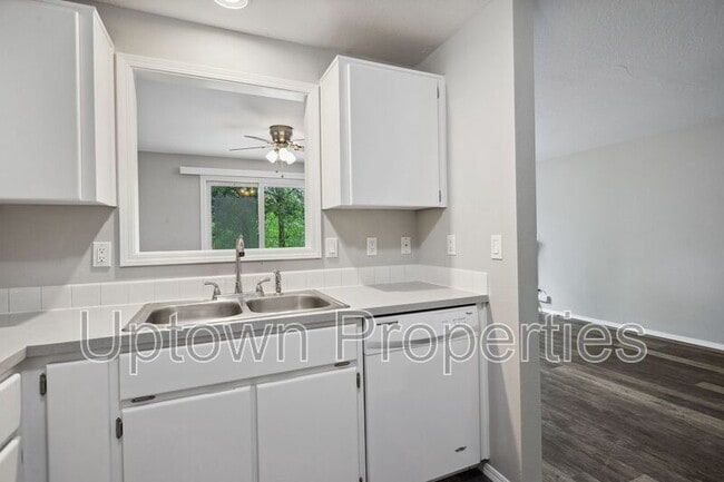 Building Photo - 6133-6135 SE Frances St.