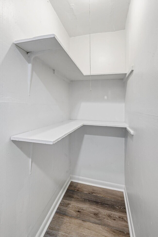 Building Photo - 2822 E Cherry St