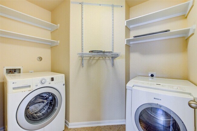 Building Photo - 16718 Mackenzie Mesa Dr