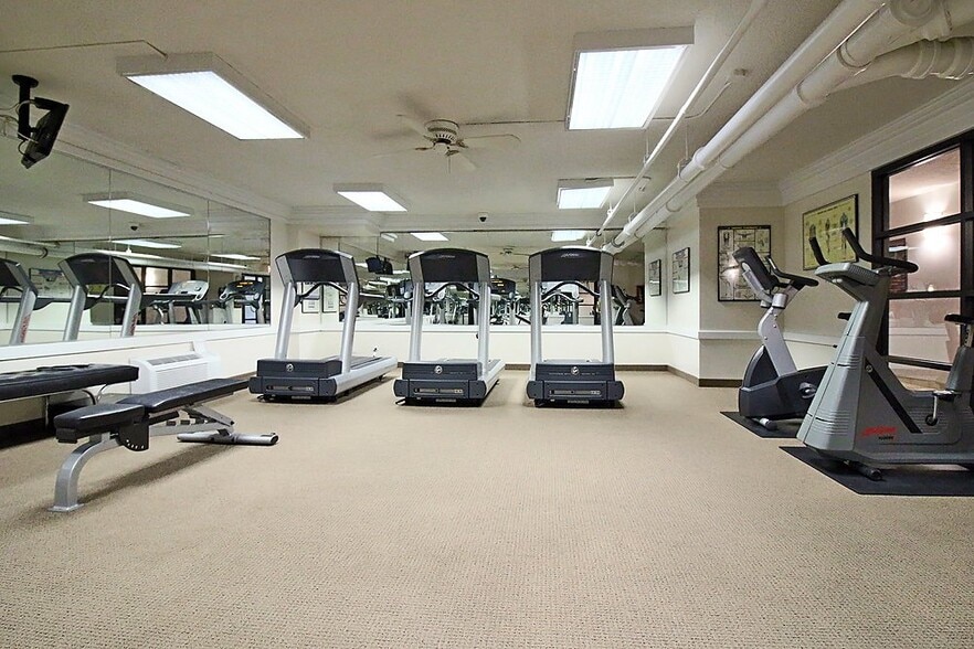 Building Photo - 73 E Scott St