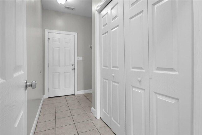 Building Photo - 164 Backfield Pl