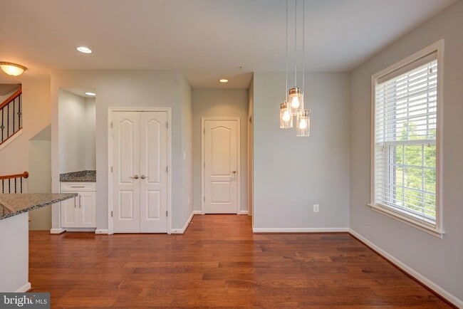 Building Photo - 525 Halite Dr