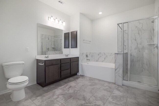 Building Photo - 210 Adeline Dr