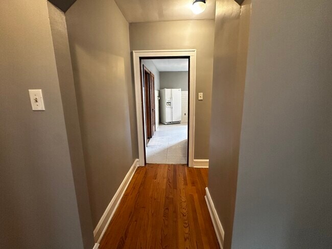 Building Photo - 5256 W Wolfram St