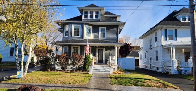 Building Photo - 25 Ferguson Ave