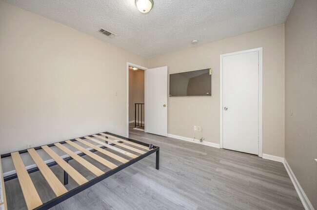 Building Photo - 3801 Lanier Ave