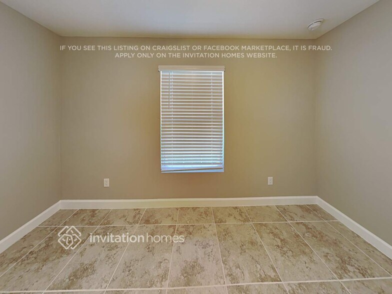 Building Photo - 558 Oldenberg St SW