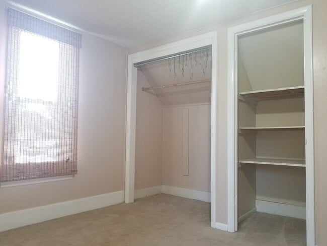 Building Photo - PRE-LEASING- AVAILABLE JUNE 10TH- 4 Bedroom/ 2 Bathroom Home