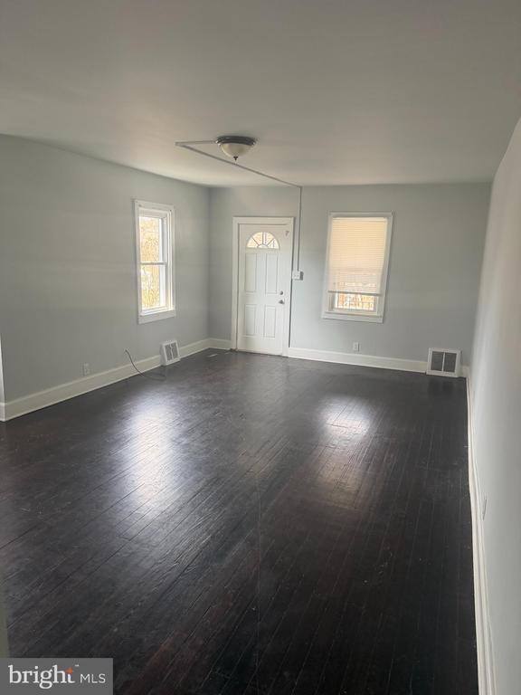 Building Photo - 219 Johnson Ave