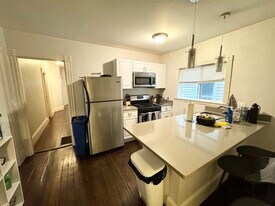 Building Photo - 32 Rawson St