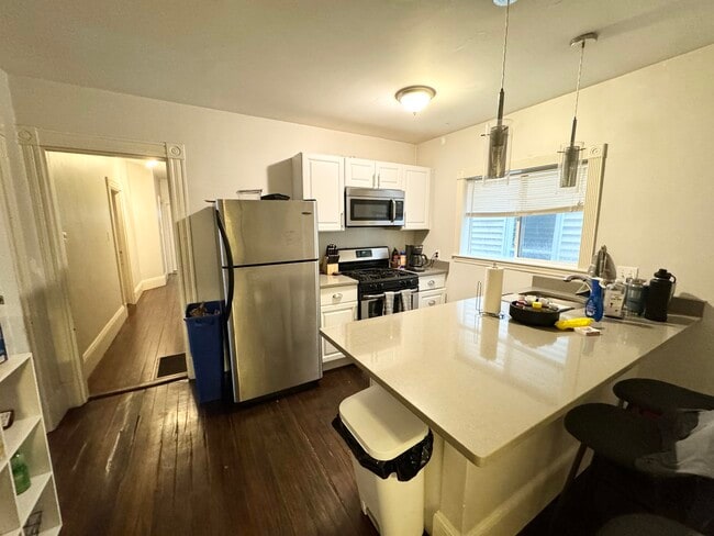 Building Photo - 32 Rawson St