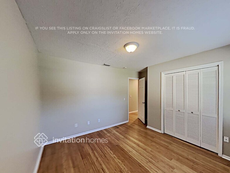 Building Photo - 705 Lobelia St
