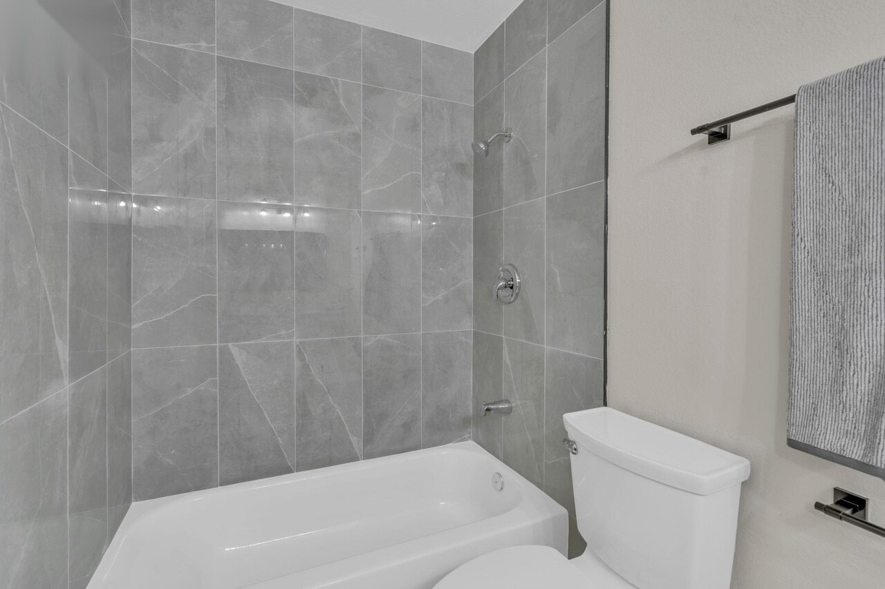 Building Photo - 7472 Blue Fox Way