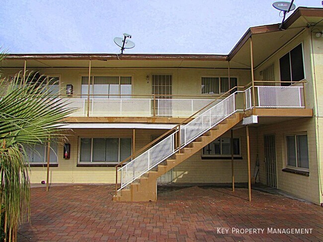 Building Photo - 1904 Rexford Dr