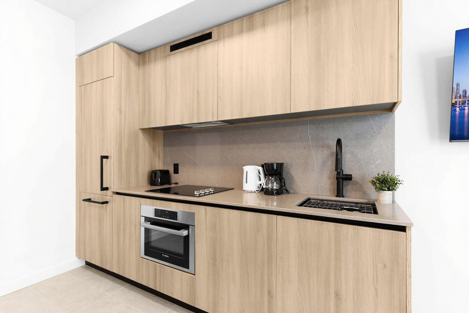 Building Photo - 501 NE 1st Ave