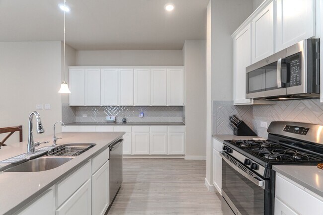 Building Photo - 22035 Juniper Crossing Dr