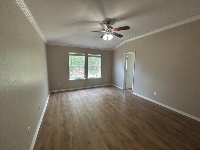 Building Photo - 200 Hartung Cove