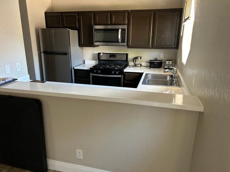 Building Photo - 5048 S Rainbow Blvd